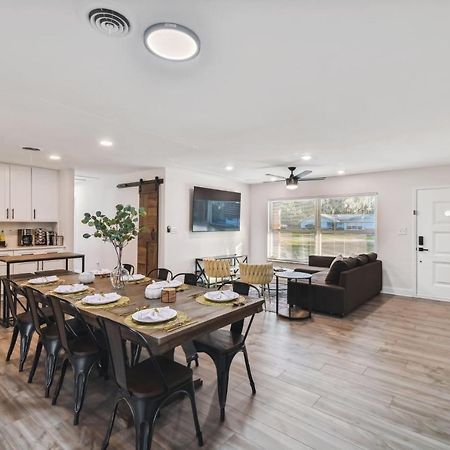 Plush Sheets, Games!, Huge Backyard, Massage Chair Tampa Exteriér fotografie