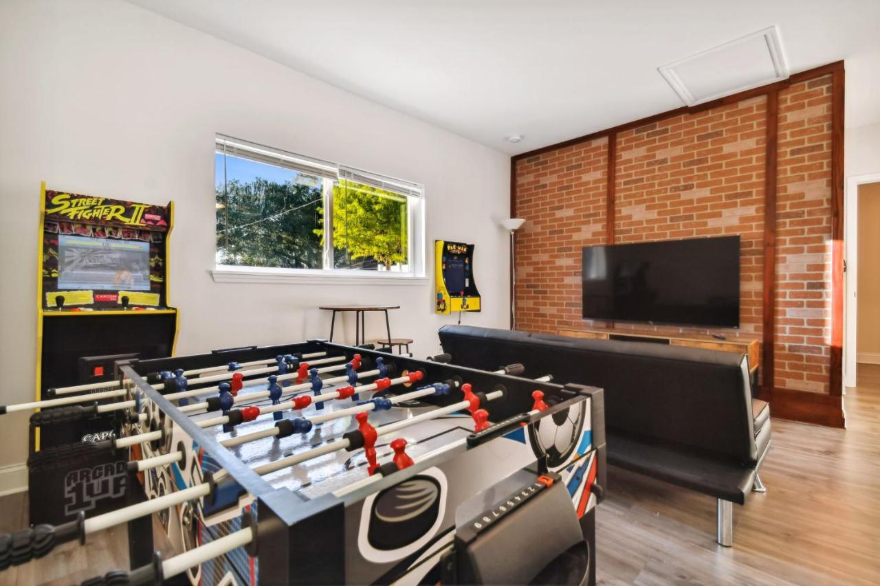Plush Sheets, Games!, Huge Backyard, Massage Chair Tampa Exteriér fotografie